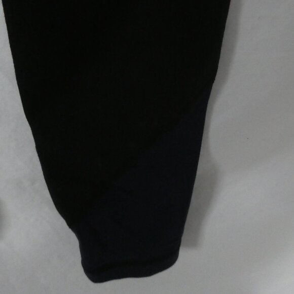 TNA - Aritzia | small | Black Leggings With Navy Blue Panel Front and Back - Picture 16 of 16